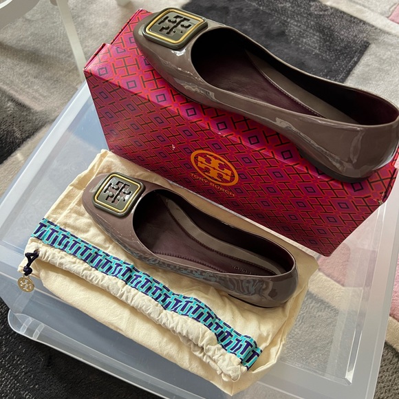 Tory Burch Georgia Flats – Olive/Grey Patent Leather – Size 9 - Picture 6 of 7